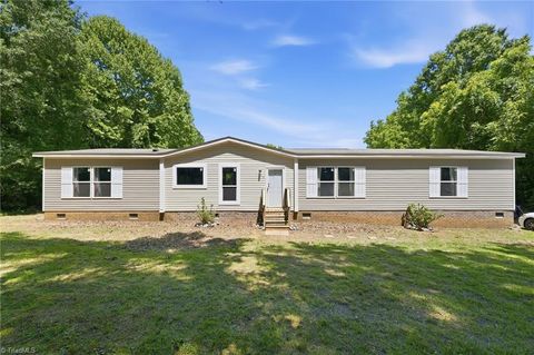 Mobile Home For Sale - 163 Pittsboro Street<br/> Randolph County, Staley, NC 27355