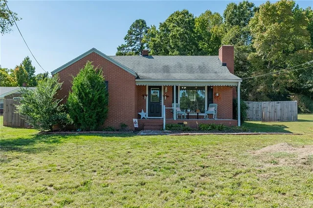 1464 S Main Street, photo 2 of 42