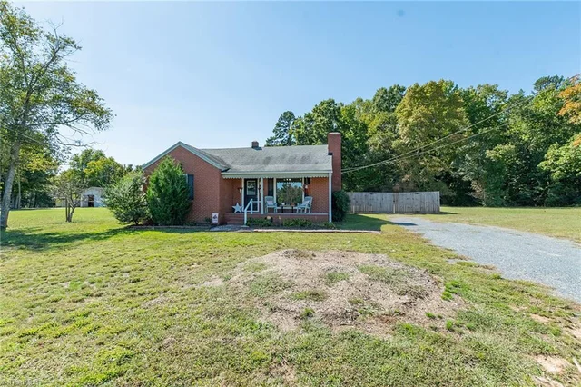 1464 S Main Street, photo 5 of 42