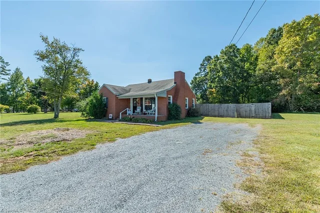 1464 S Main Street, photo 4 of 42