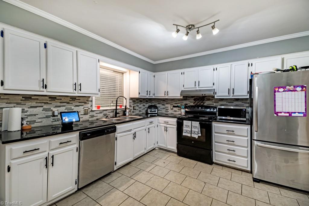 240 Creekwood Drive, Advance, North Carolina image 6