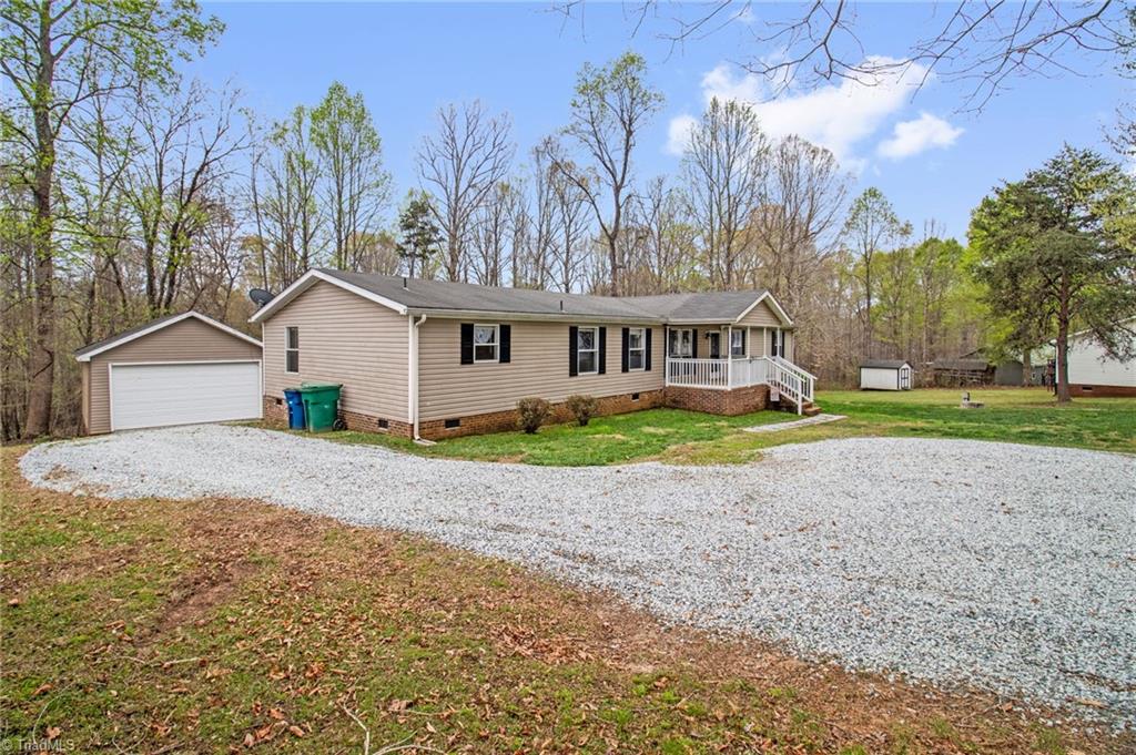 211 Falling Brook Road, Stokesdale, North Carolina image 3