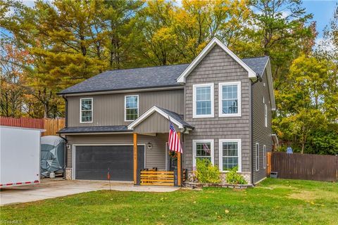 2709 Farmbrook Road Winston-Salem NC 27103