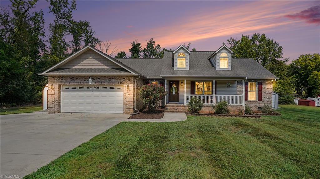 Photo of 504 Evergreen Trail, Thomasville, NC 27360 (MLS # 1235864)