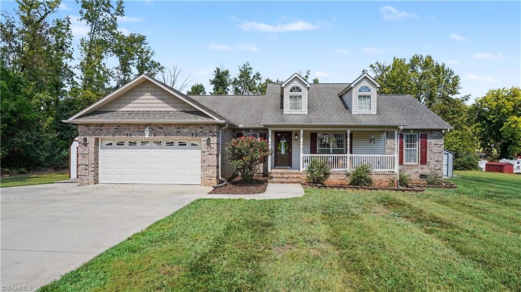Photo of 504 Evergreen Trail, Thomasville, NC 27360 (MLS # 1235864)