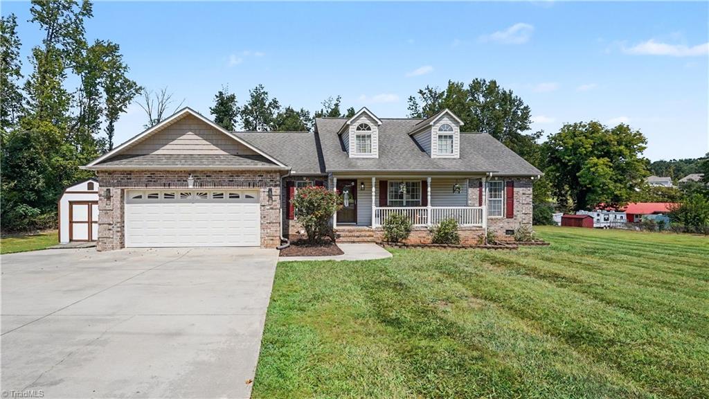Photo of 504 Evergreen Trail, Thomasville, NC 27360 (MLS # 1235864)