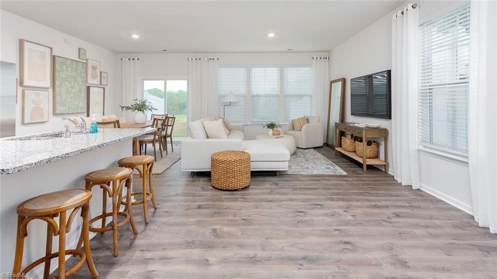 1689 Hallview Court