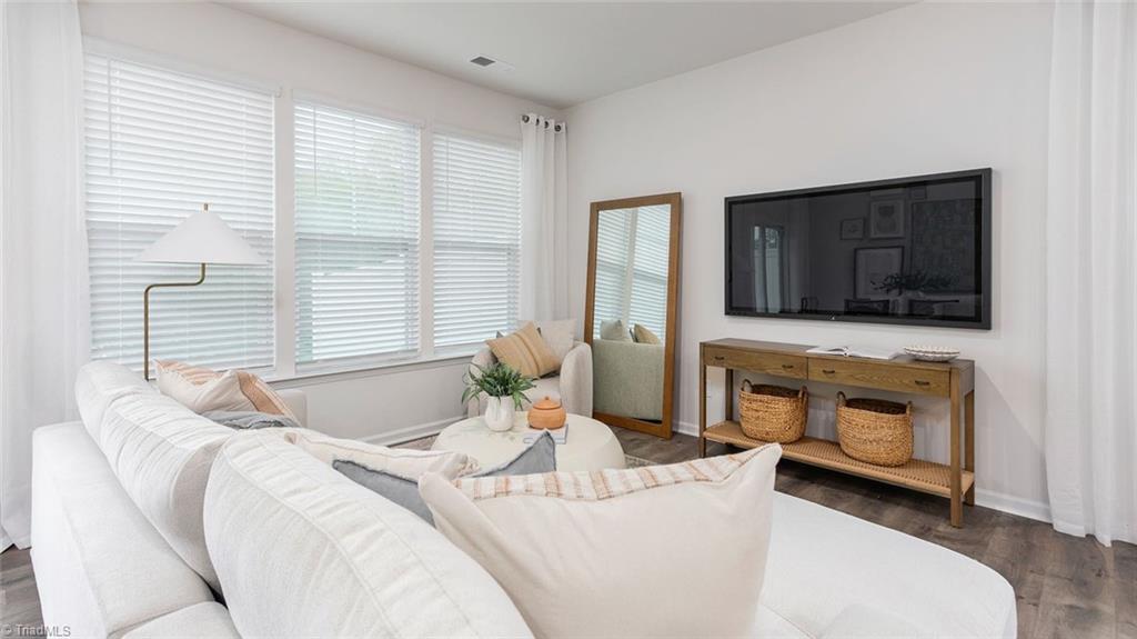 1689 Hallview Court