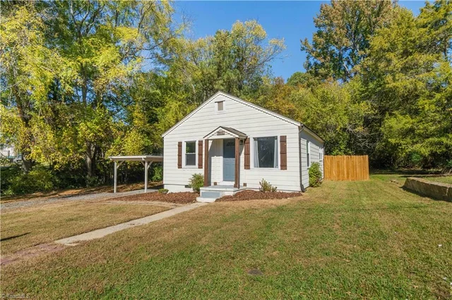 610 Midland Avenue, photo 2 of 22