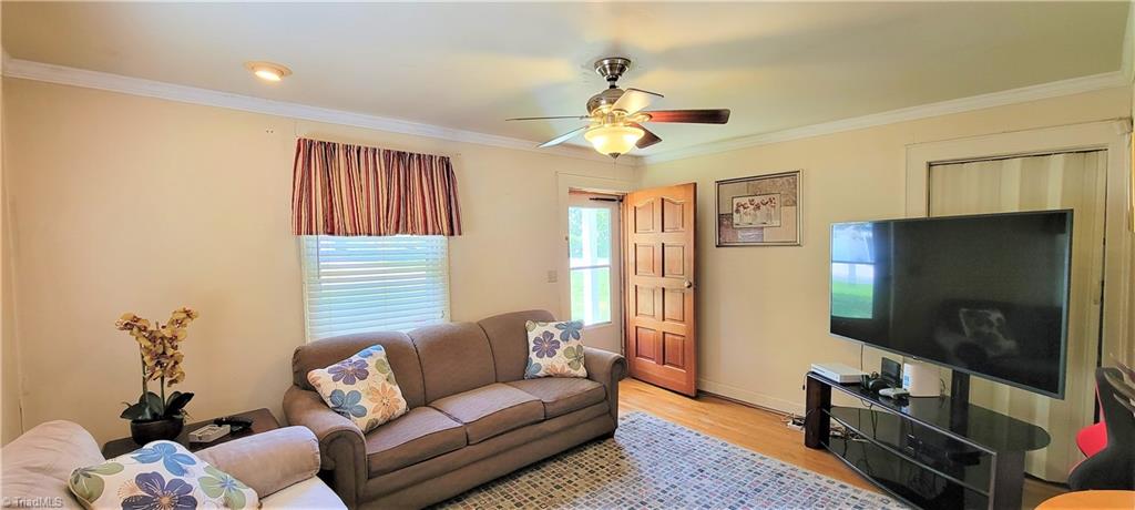 Photo 8 of 21 of 4581 Follansbee Road house