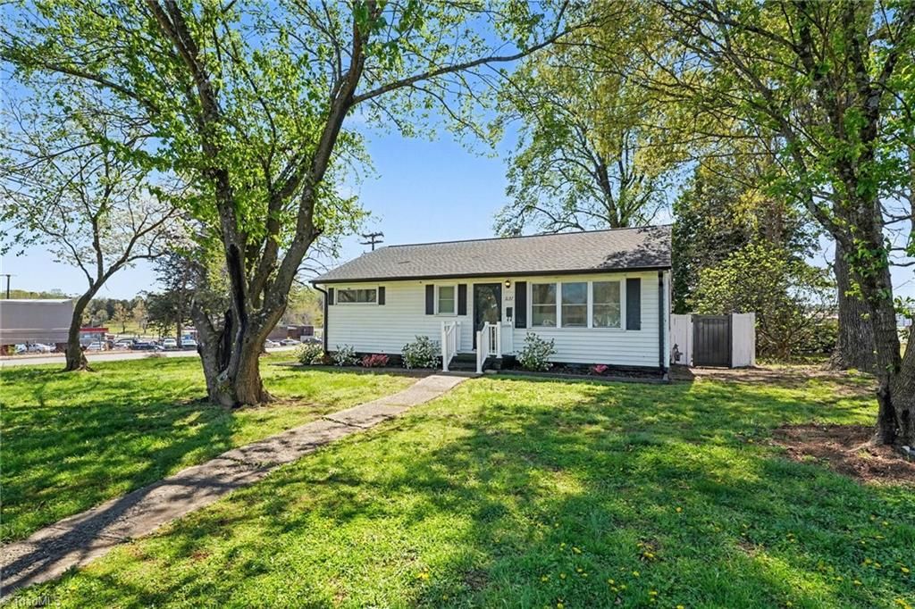 Photo of 2137 Martin Street, Burlington, NC 27217 (MLS # 1214288)