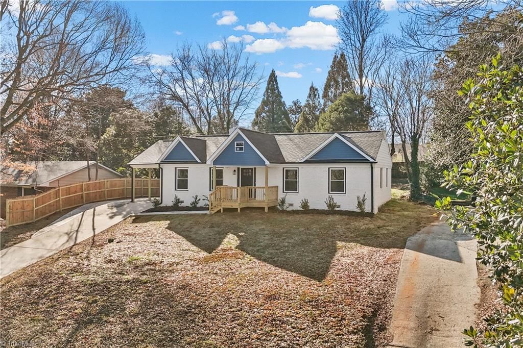 Photo of 1009 BENJAMIN Parkway, Greensboro, NC 27408 (MLS # 1207636)