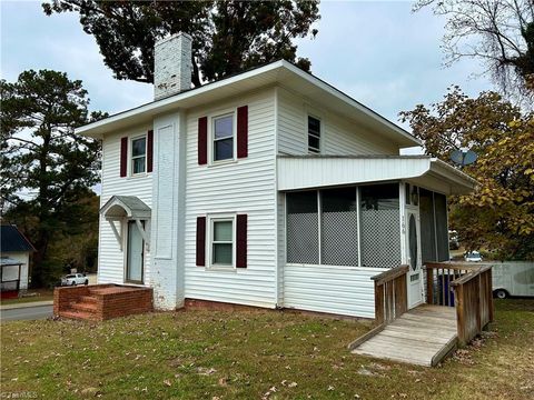 A home in Mount Airy