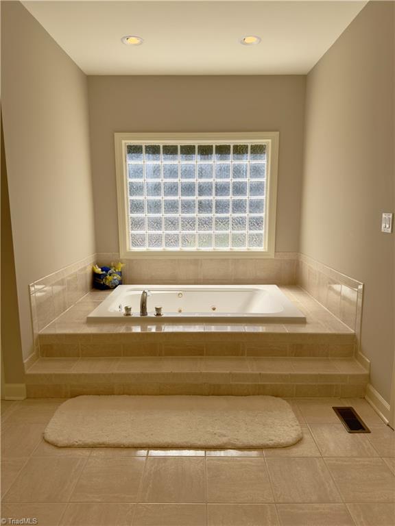 606 Dorado Circle, High Point, North Carolina image 25