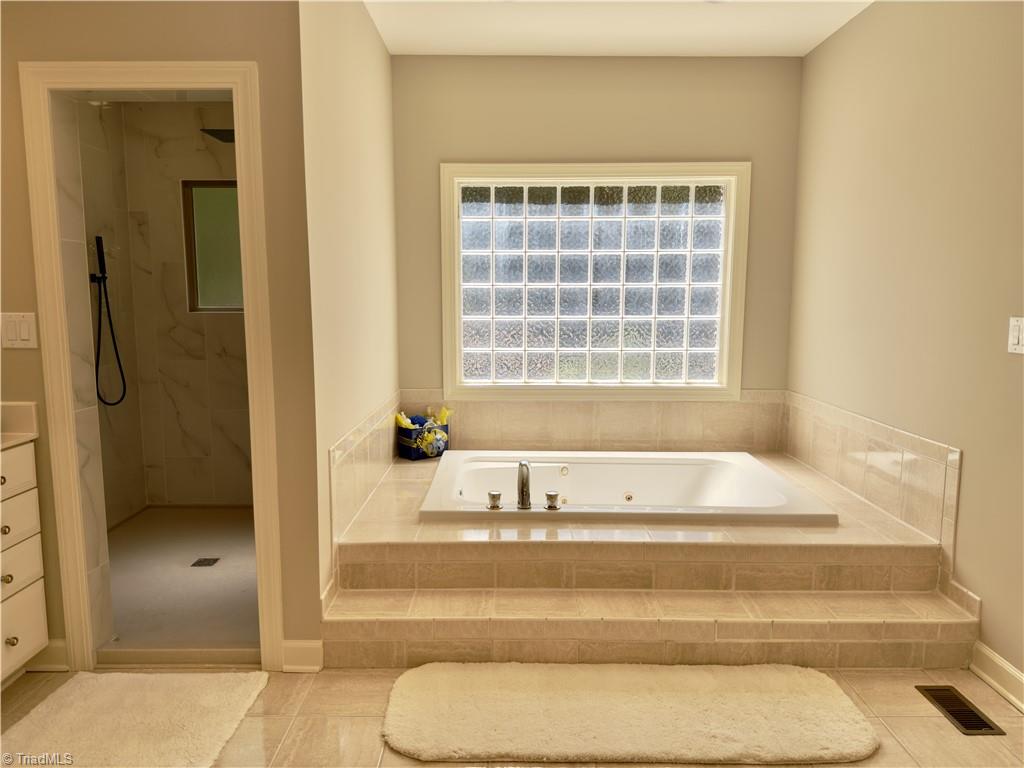 606 Dorado Circle, High Point, North Carolina image 24