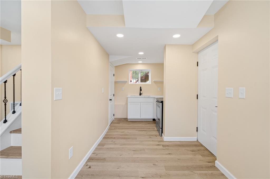 Photo 6 of 31 of 4108 Ashland Drive house