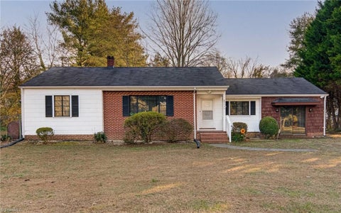 Apartment For Sale - 3924 Vest Mill Road<br/> Winston-Salem, NC 27103