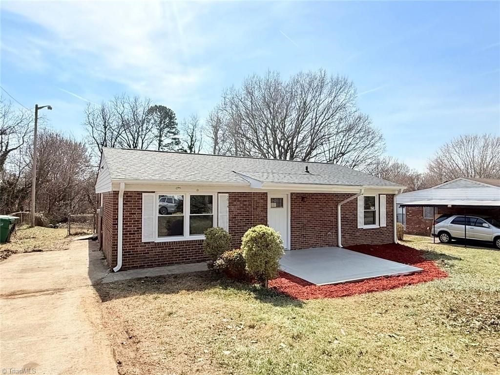 Photo of 1614 Oneka Avenue, High Point, NC 27260 (MLS # 1210315)