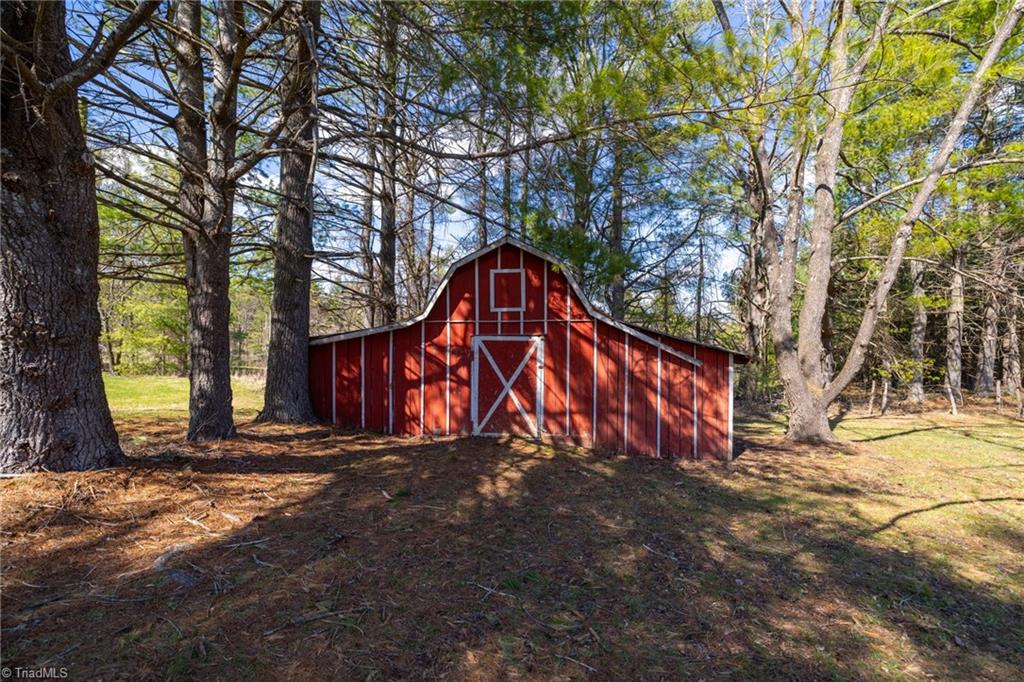 627 Saddle Mountain Church Road, Ennice, North Carolina image 9
