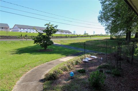 A home in Kernersville