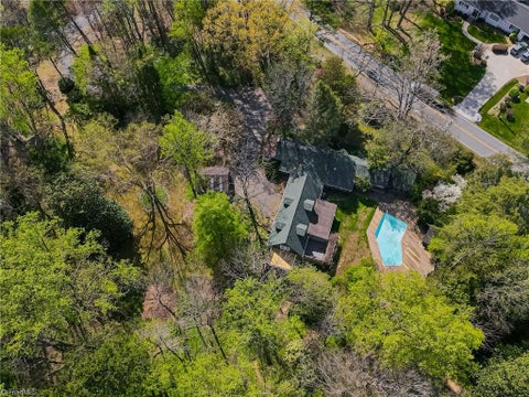 Homes For Sale - 4285 Shattalon Drive<br/> Winston-Salem, NC 27106