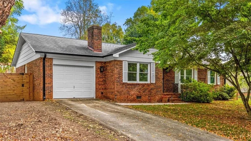 2607 New Garden Road E, photo 1 of 29