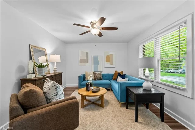2607 New Garden Road E, photo 4 of 29