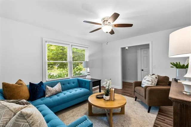 2607 New Garden Road E, photo 3 of 29