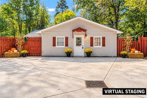Homes For Sale - 4039 Bethania Station Road<br/> Winston-Salem, NC 27106