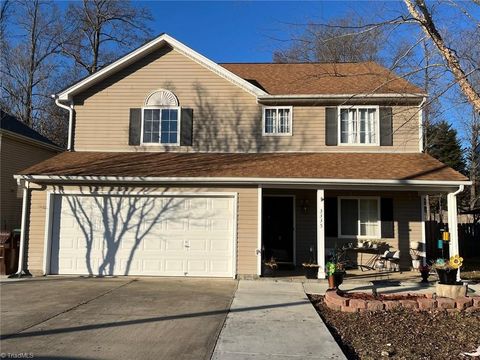 Homes For Sale - 3335 Wiliton Way<br/> High Point, NC 27260