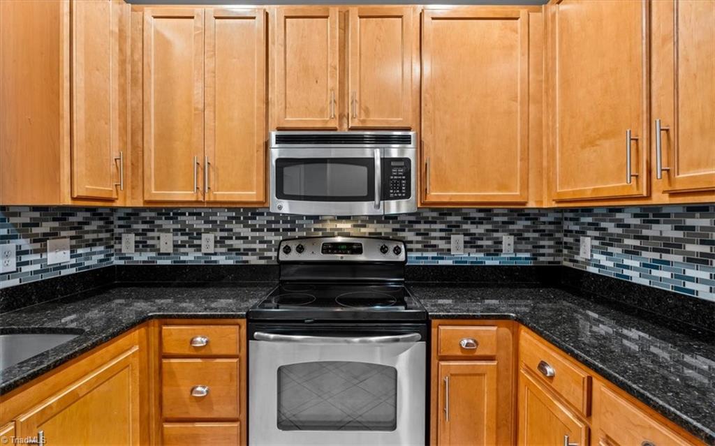 7102 Friendly Avenue 306