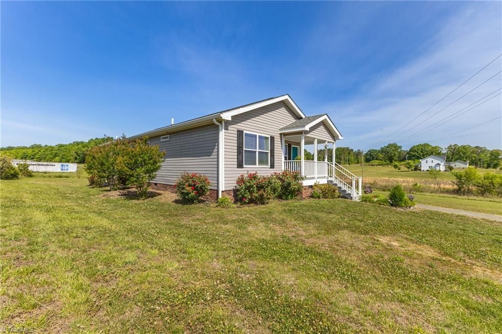 Photo of 2281 Farmington Road, Mocksville, NC 27028 (MLS # 1218900)