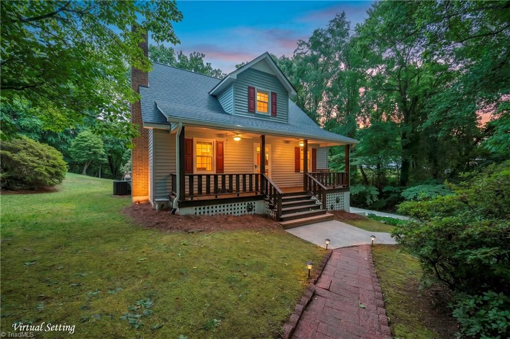 Photo of 6175 La Crosse Court, Clemmons, NC 27012 (MLS # 1222517)