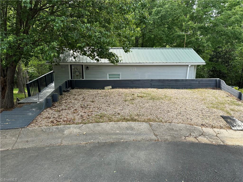 127 Humming Bird Circle, New London, North Carolina image 3