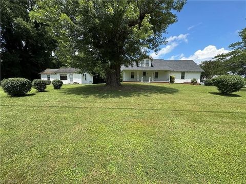 Homes For Sale - 151 Siloam Road<br/> Mount Airy, NC 27030