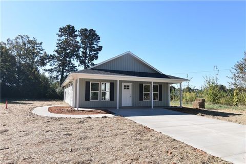 Photo of 3008 8th Street, Lexington, NC 27295 (MLS # 1199384)