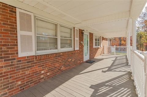 A home in Archdale