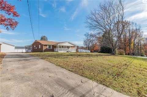 A home in Archdale