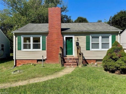 Homes For Sale - 2824 Patria Street<br/> Winston-Salem, NC 27127