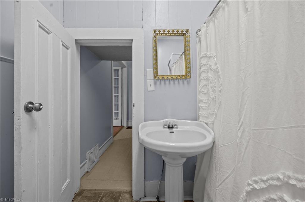 421 Morehead Street, Burlington, North Carolina image 12