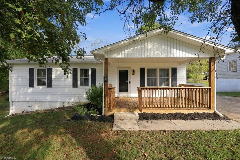 961 Newsome Street, photo 1 of 34