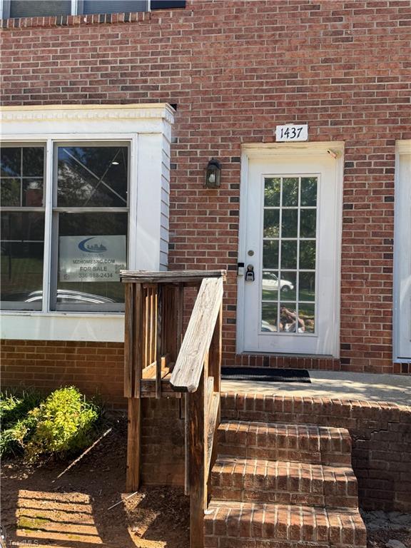 1437 King Charles Drive