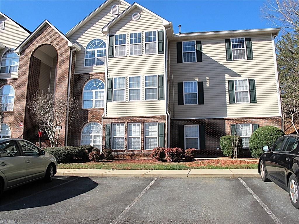 Photo of 331 Mill Pond Drive, Winston-Salem, NC 27106 (MLS # 1203725)