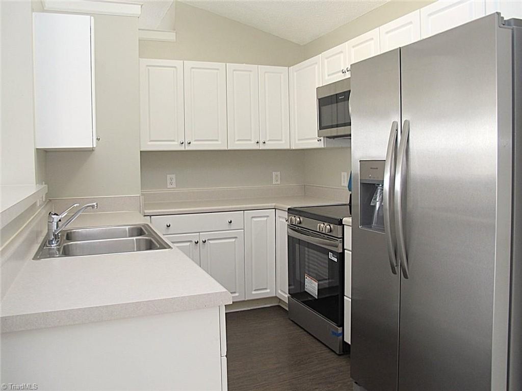 Photo of 331 Mill Pond Drive, Winston-Salem, NC 27106 (MLS # 1203725)