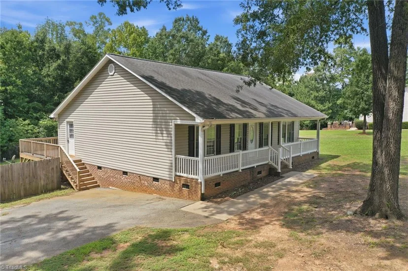 2530 Nc Highway 62, photo 1 of 27