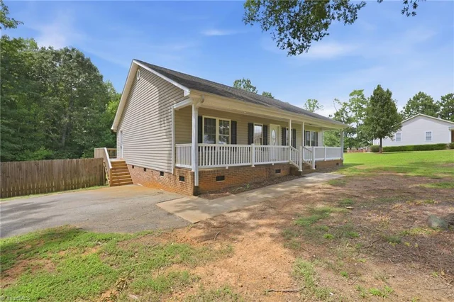 2530 Nc Highway 62, photo 4 of 27