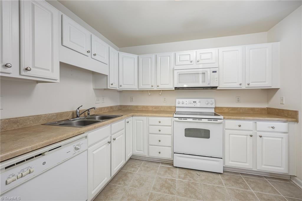 111 Castleton Drive, Thomasville, North Carolina image 5