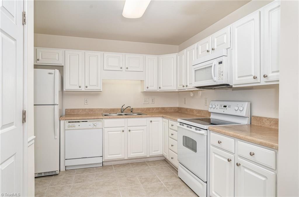 111 Castleton Drive, Thomasville, North Carolina image 6