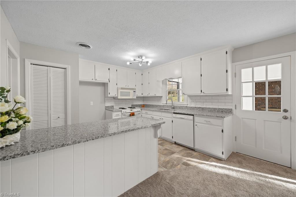 2702 Peace Haven Drive