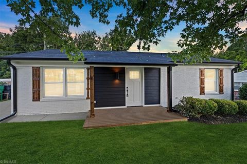 Homes For Sale - 3600 Braden Drive<br/> Charlotte, NC 28216